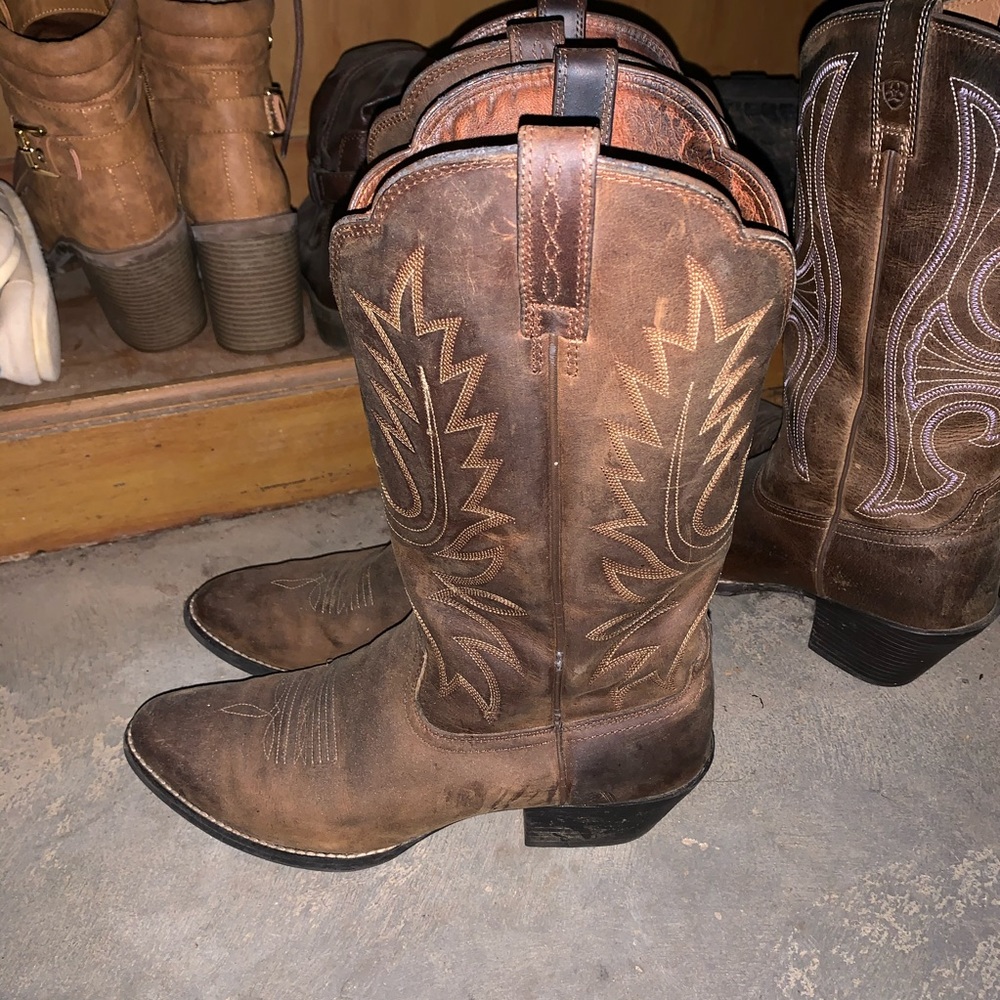Ariat cowgirl boots